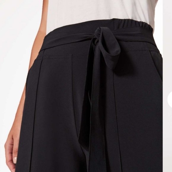 LULULEMON Noir pant, NWOT, size 6 - Picture 2 of 4